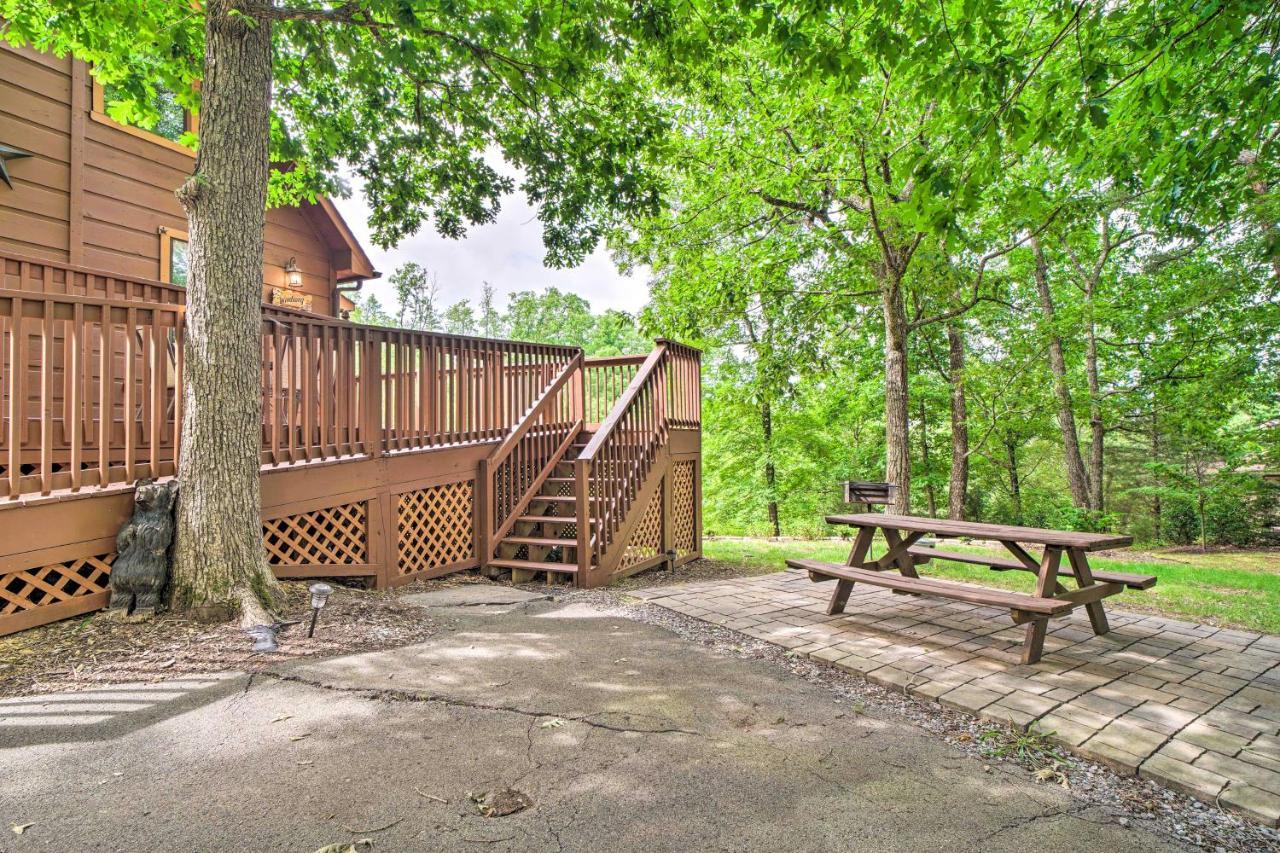 Central Sevierville Cabin With Hot Tub And Views! Exterior foto