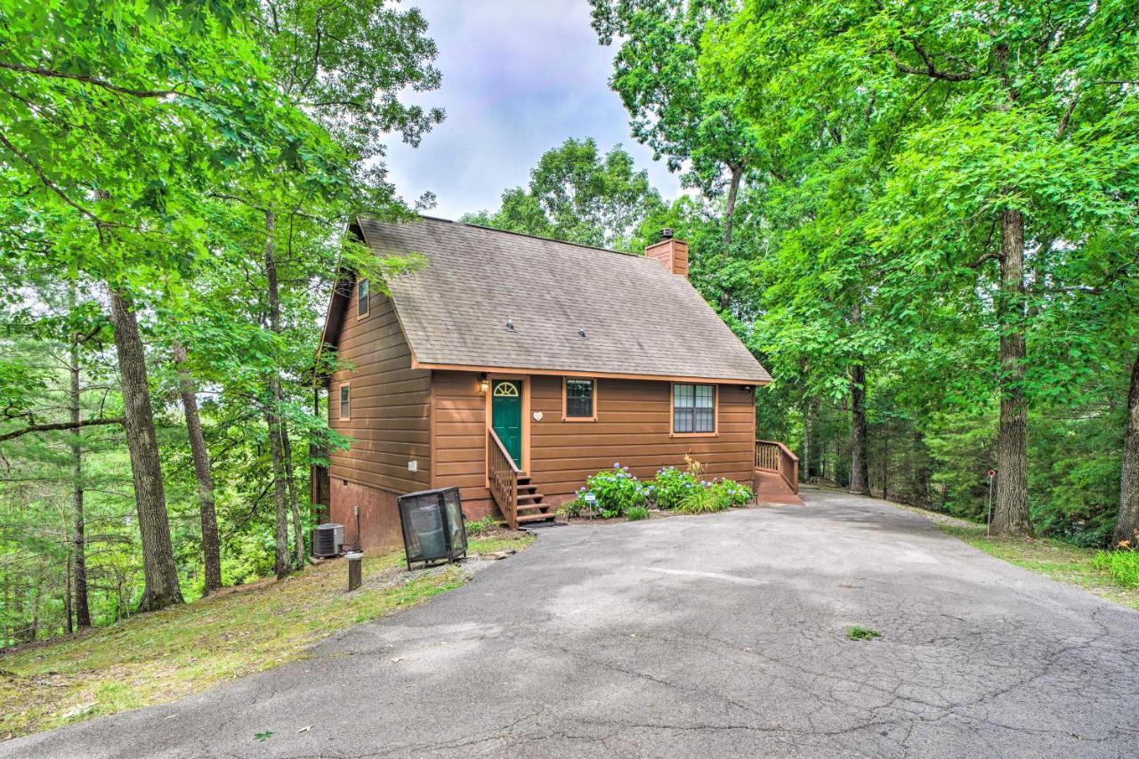 Central Sevierville Cabin With Hot Tub And Views! Exterior foto