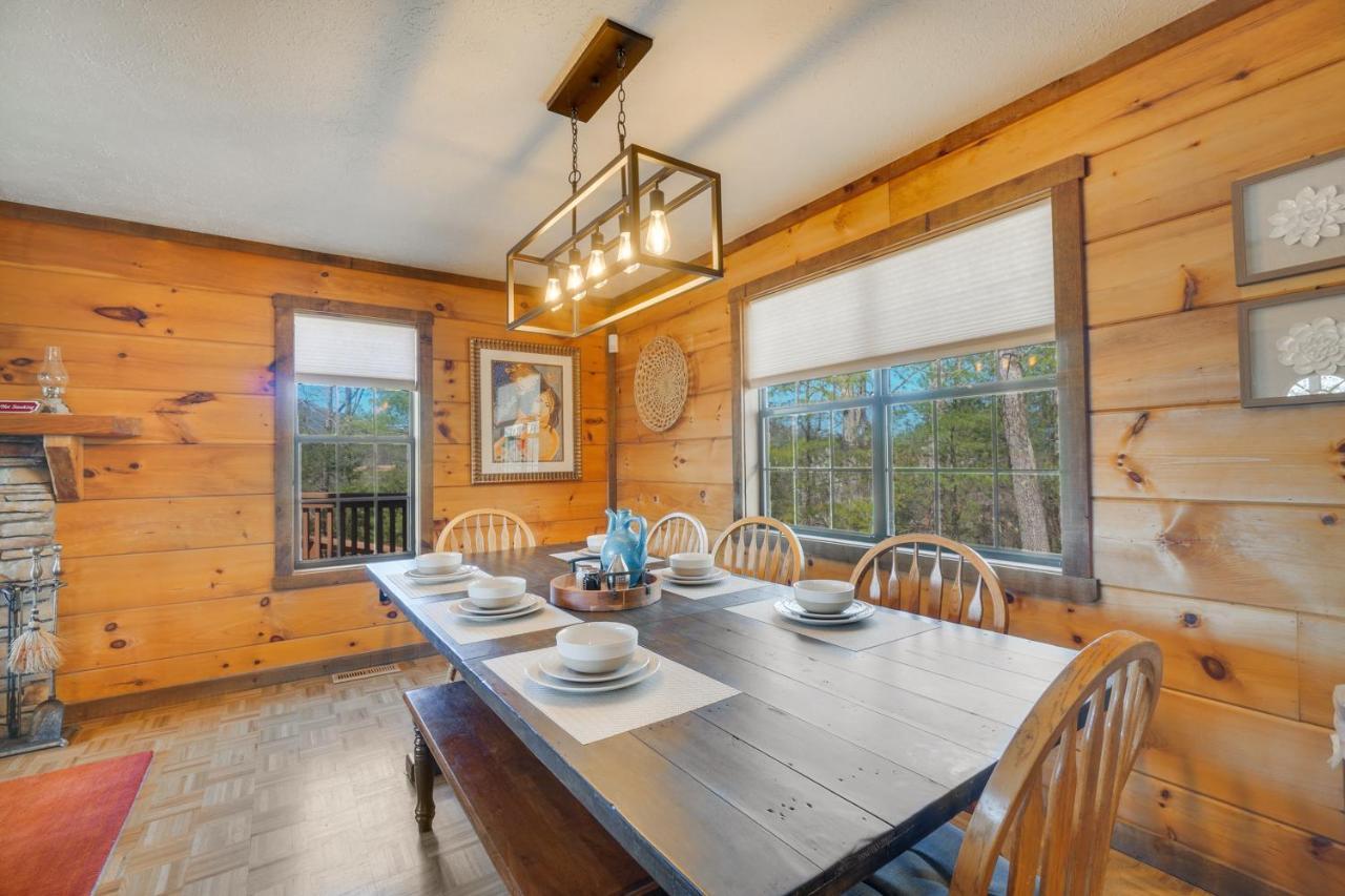 Central Sevierville Cabin With Hot Tub And Views! Exterior foto