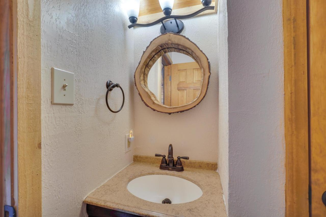 Central Sevierville Cabin With Hot Tub And Views! Exterior foto
